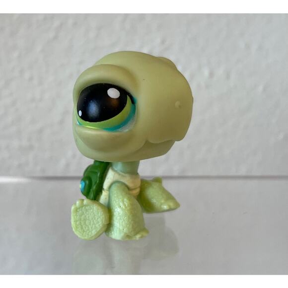 Littlest Pet Shop LPS Sitting Green Turtle #321 2006 - Picture 1 of 4